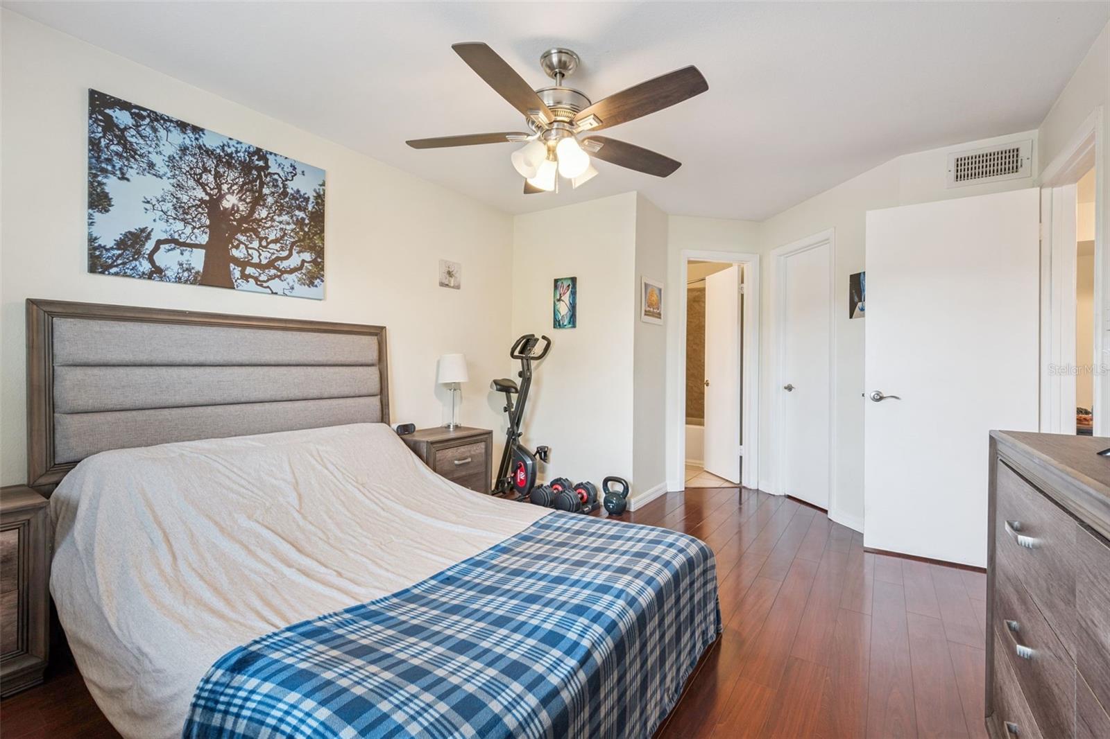 Image 15 of 40 For 3032 Parkway Boulevard 305