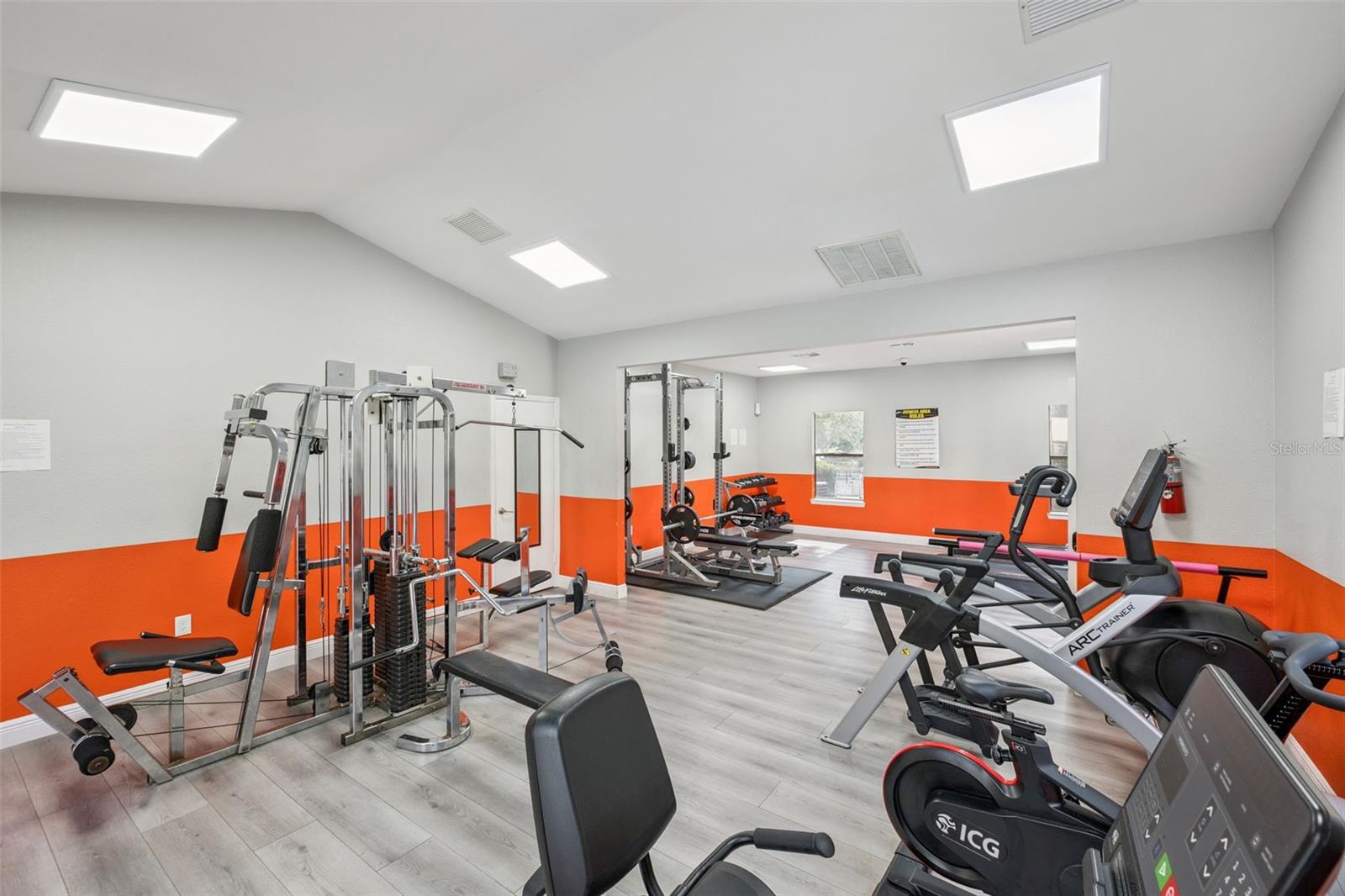 Image 19 of 40 For 3032 Parkway Boulevard 305