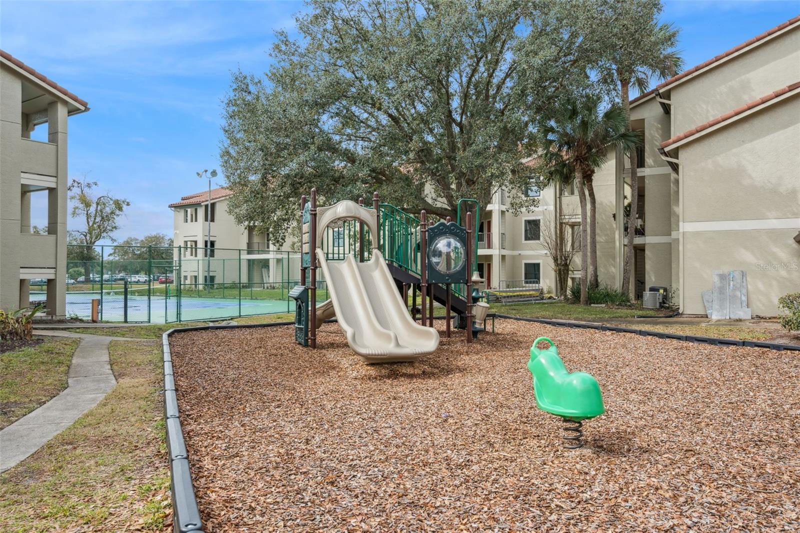 Image 28 of 40 For 3032 Parkway Boulevard 305