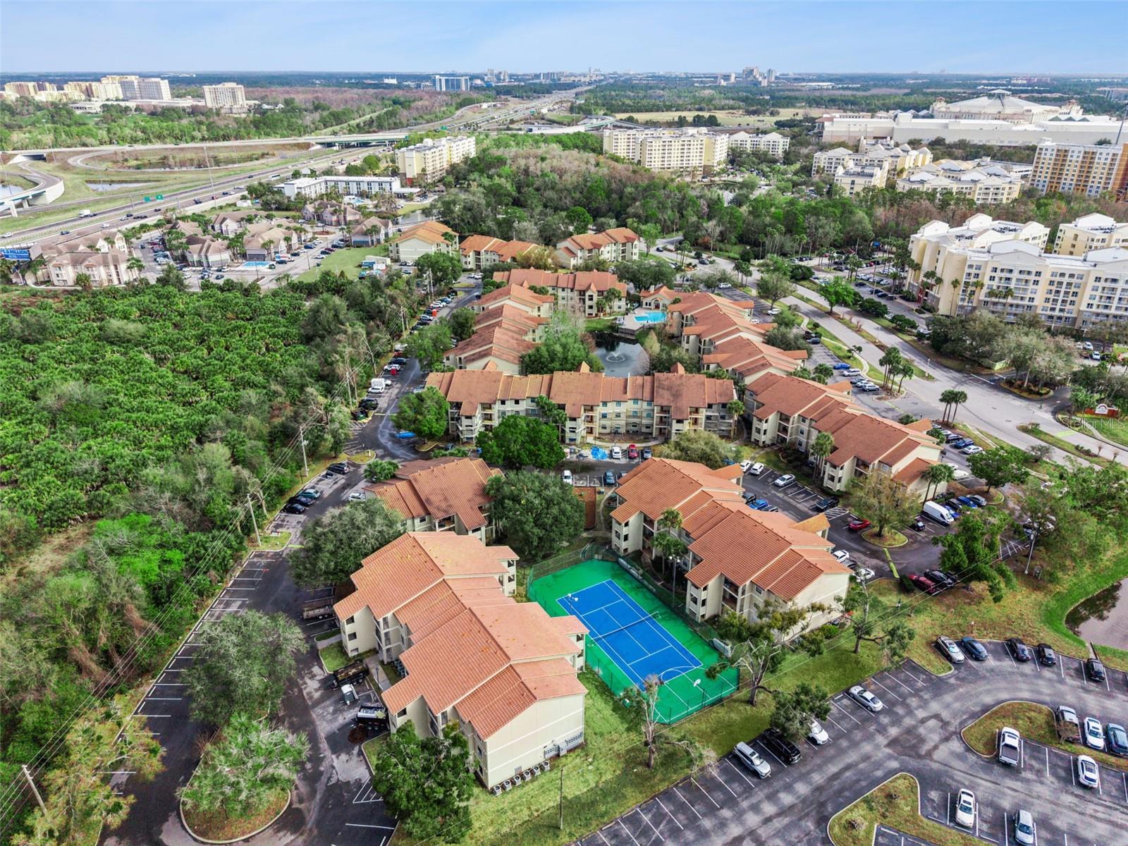 Image 30 of 40 For 3032 Parkway Boulevard 305