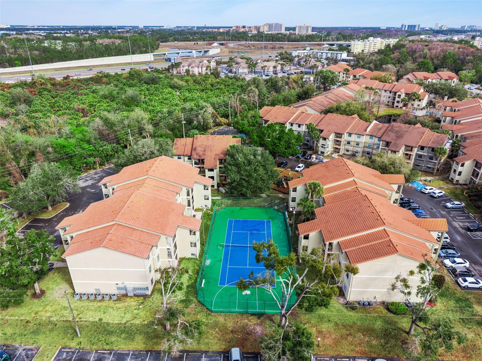 Image 33 of 40 For 3032 Parkway Boulevard 305