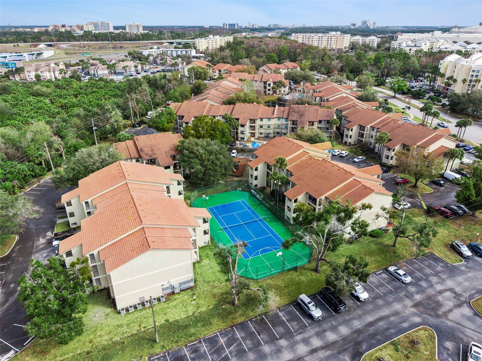 Image 34 of 40 For 3032 Parkway Boulevard 305