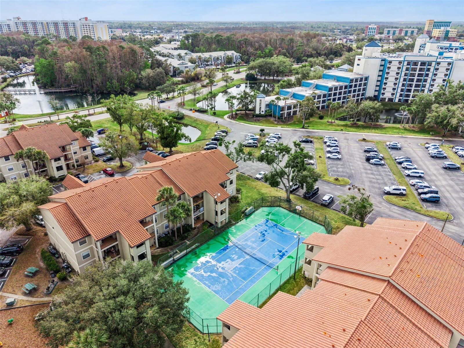 Image 35 of 40 For 3032 Parkway Boulevard 305