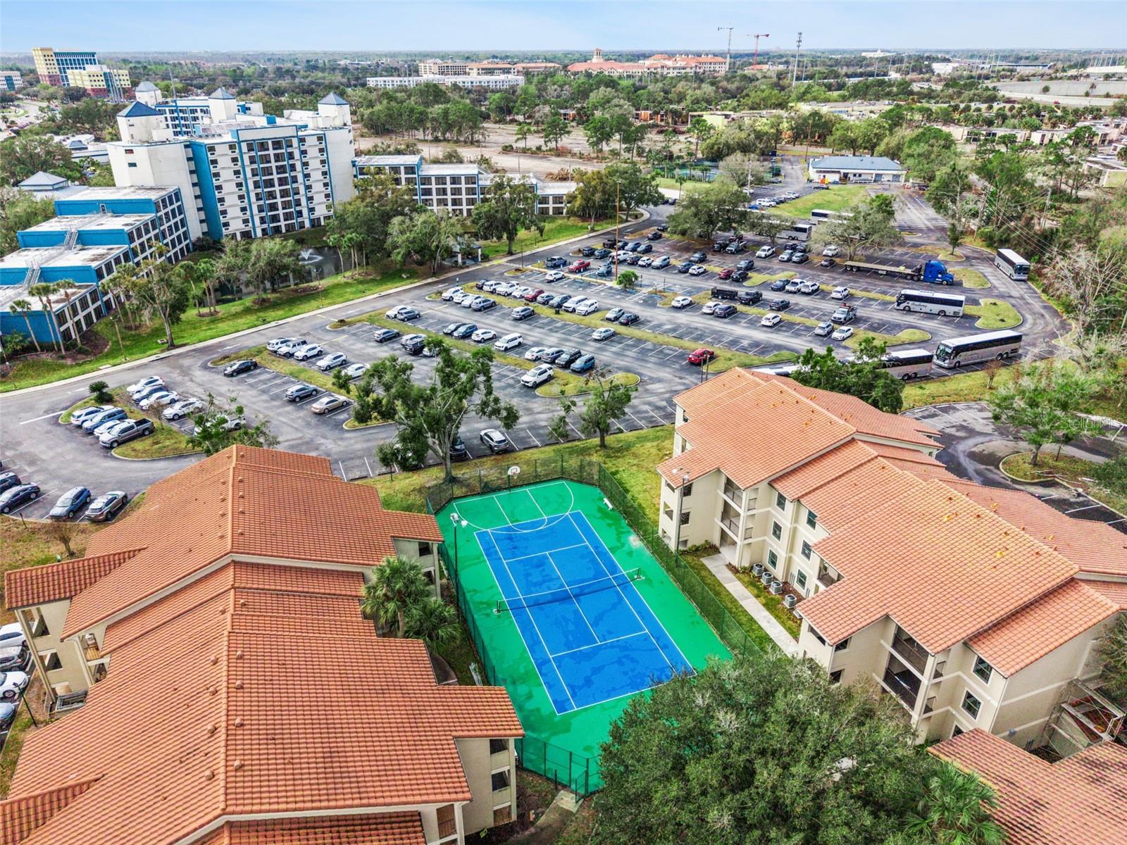 Image 36 of 40 For 3032 Parkway Boulevard 305