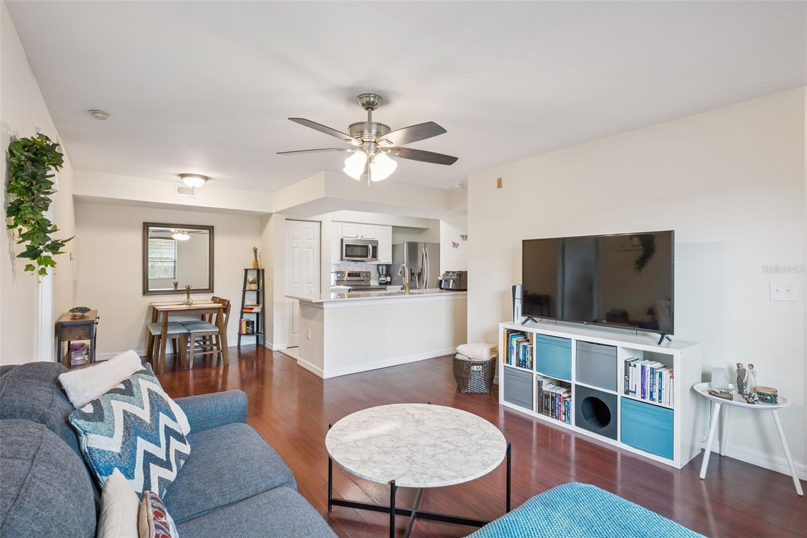 Image 4 of 40 For 3032 Parkway Boulevard 305