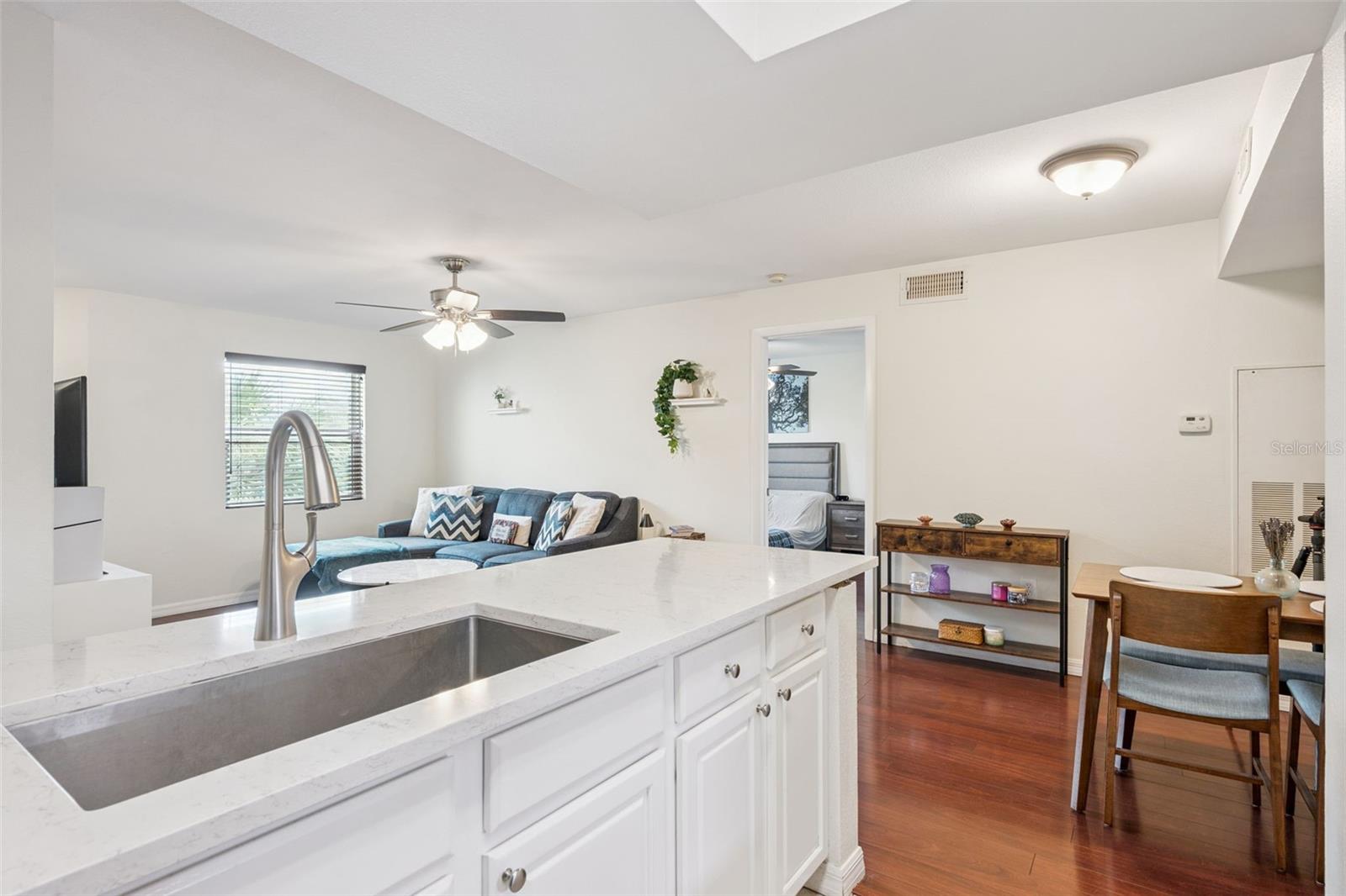 Image 8 of 40 For 3032 Parkway Boulevard 305