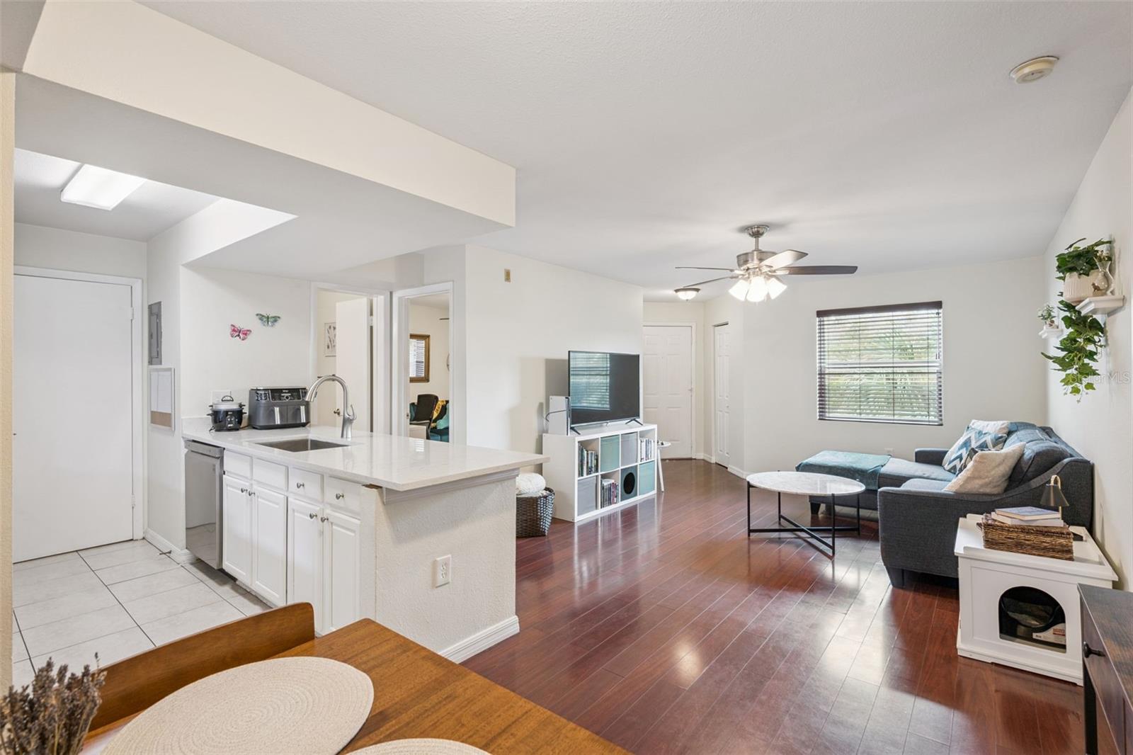 Image 9 of 40 For 3032 Parkway Boulevard 305