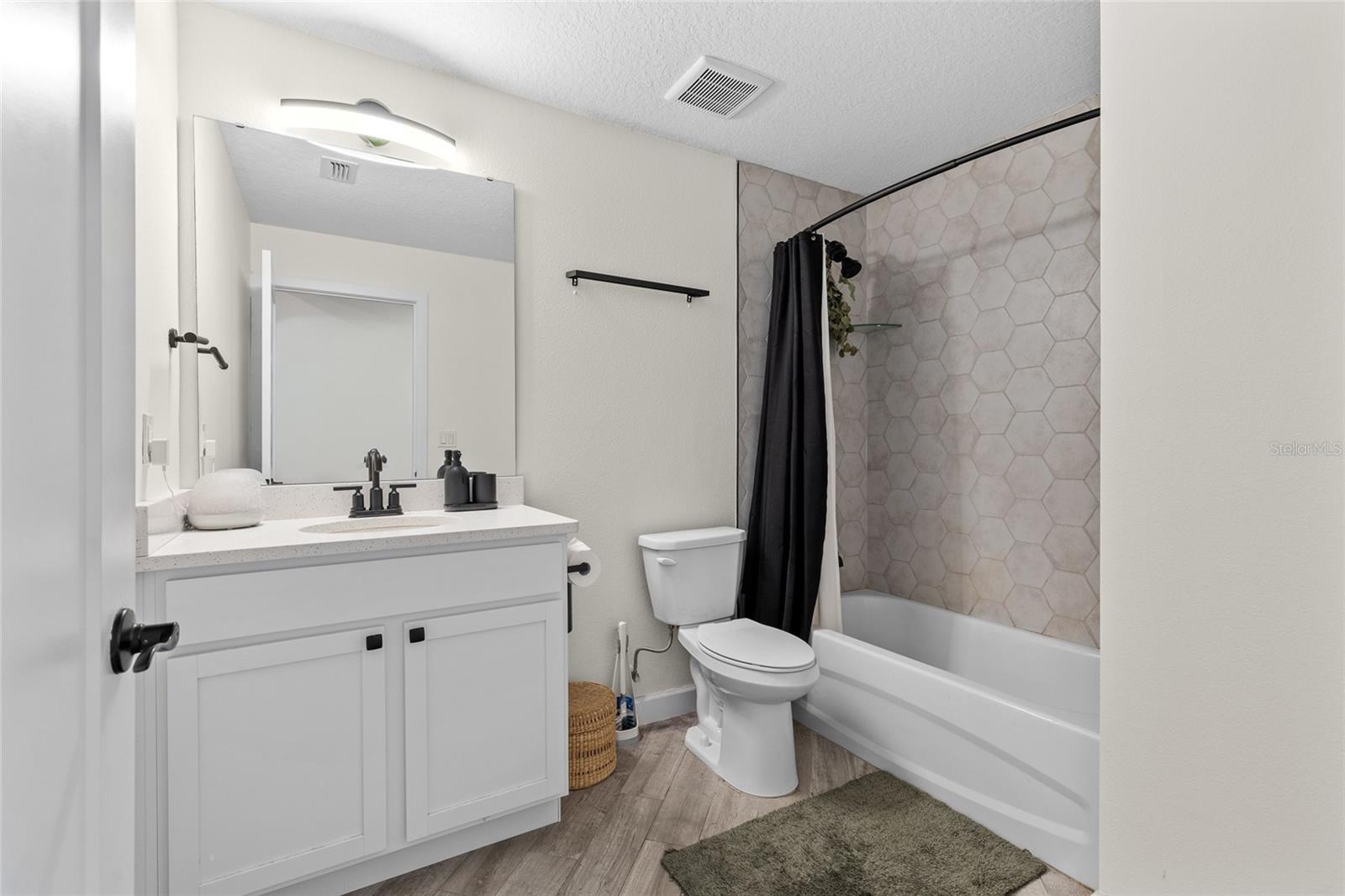 Image 17 of 27 For 1701 Palmetto Avenue