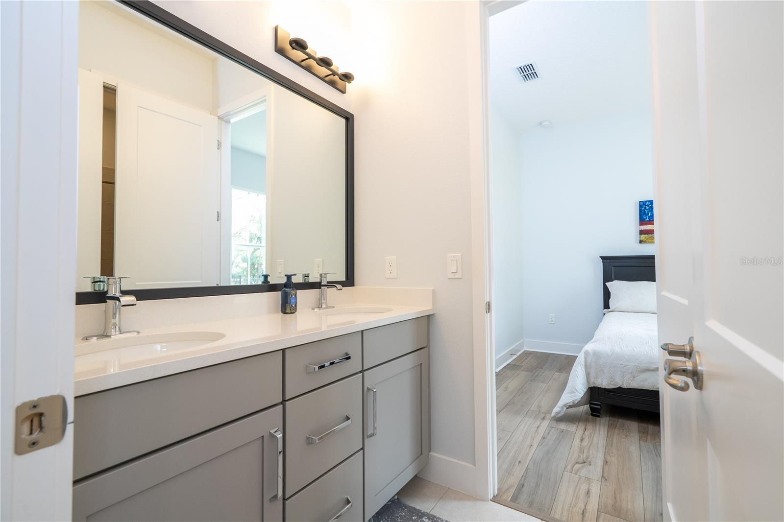 Image 16 of 25 For 351 Main Street