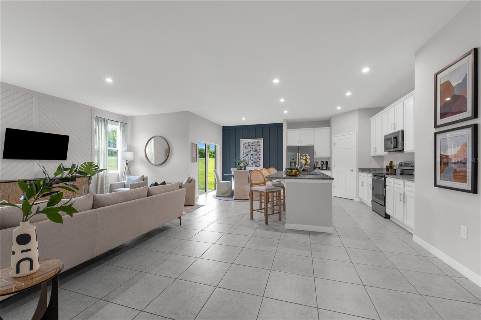 Listing photo id 8 for 3815 Rising Trail