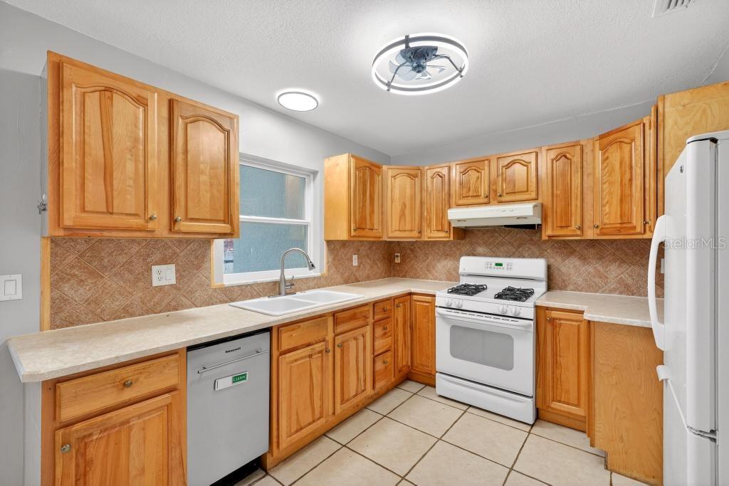 Image 13 of 56 For 157 Alhambra Avenue