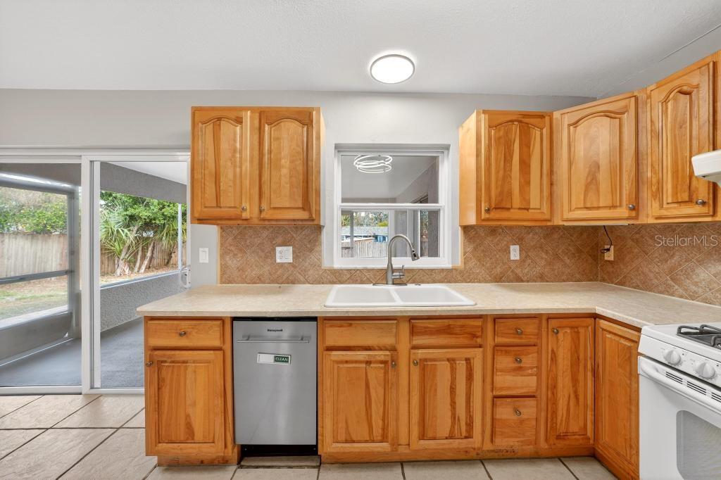 Image 14 of 56 For 157 Alhambra Avenue