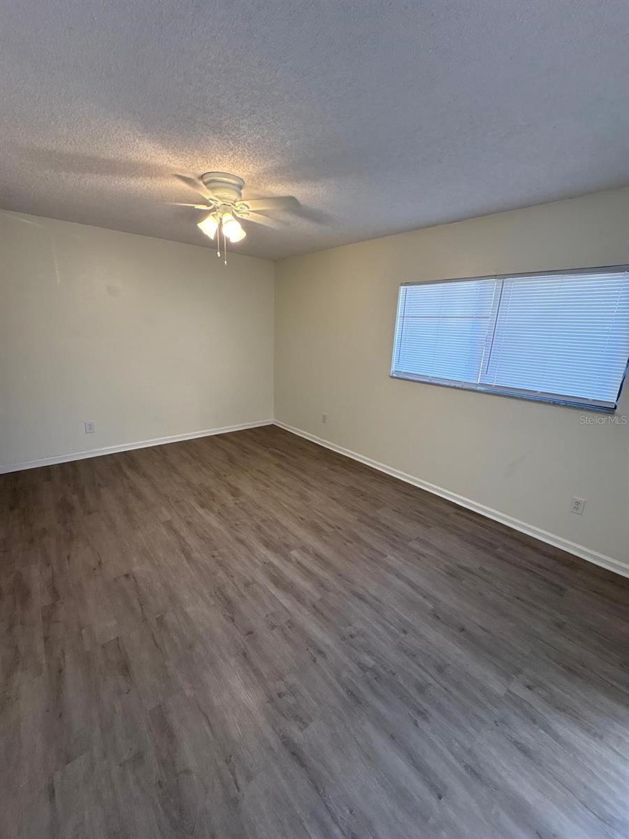 Image 16 of 19 For 2013 69th Drive