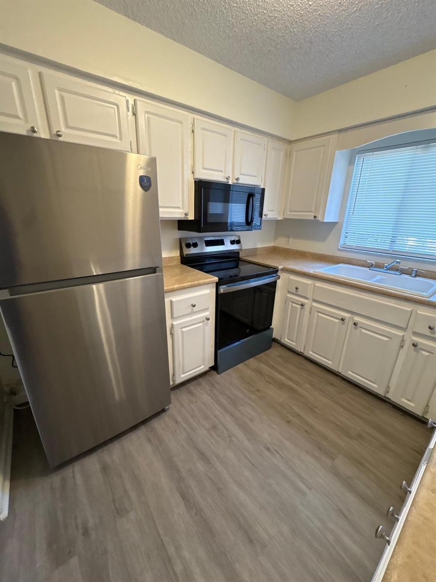 Image 4 of 19 For 2013 69th Drive