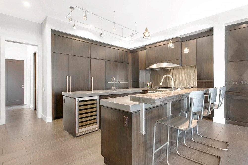 Image 12 of 65 For 2550 Venetian Way