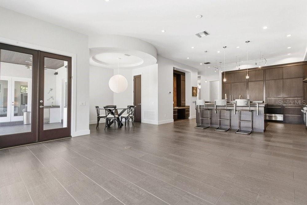 Image 15 of 65 For 2550 Venetian Way