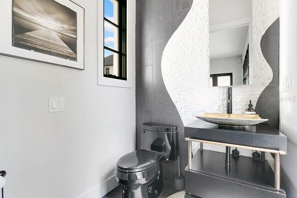 Image 18 of 65 For 2550 Venetian Way