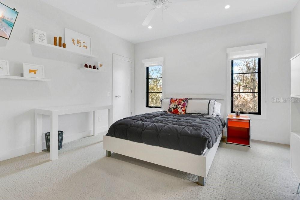 Image 27 of 65 For 2550 Venetian Way