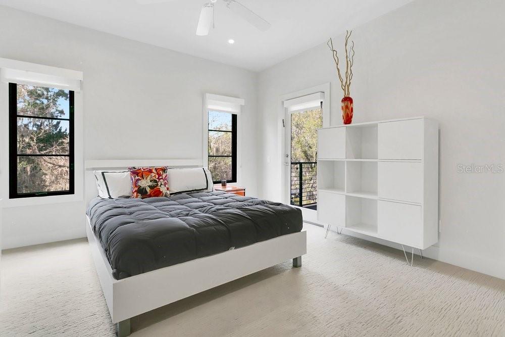 Image 28 of 65 For 2550 Venetian Way