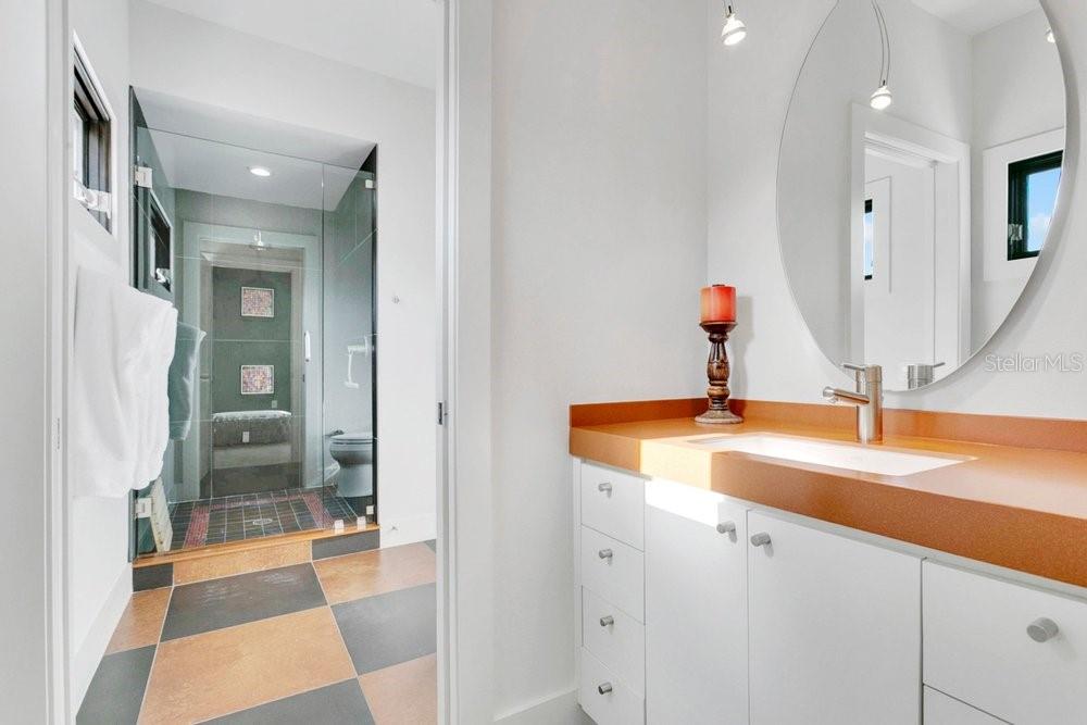 Image 29 of 65 For 2550 Venetian Way