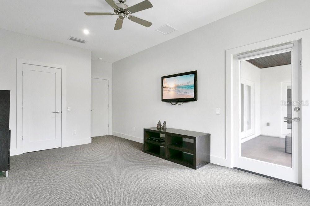 Image 32 of 65 For 2550 Venetian Way