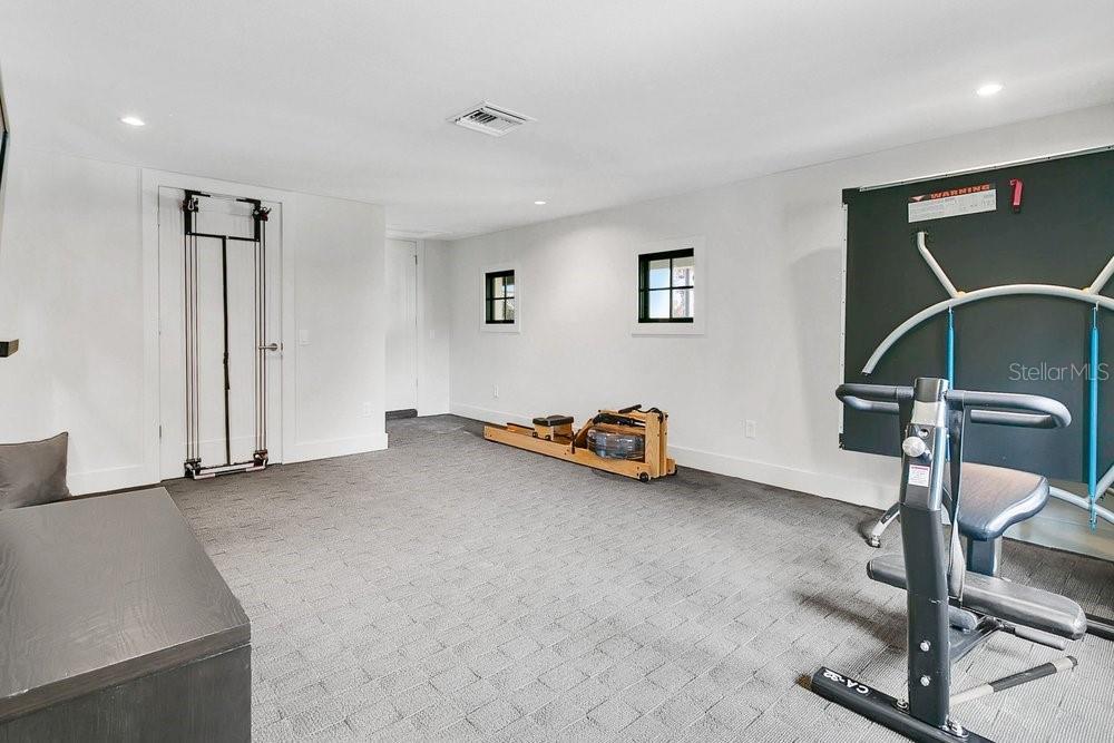 Image 40 of 65 For 2550 Venetian Way