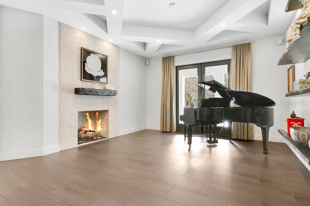 Image 7 of 65 For 2550 Venetian Way