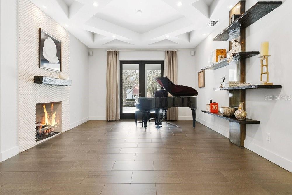 Image 8 of 65 For 2550 Venetian Way