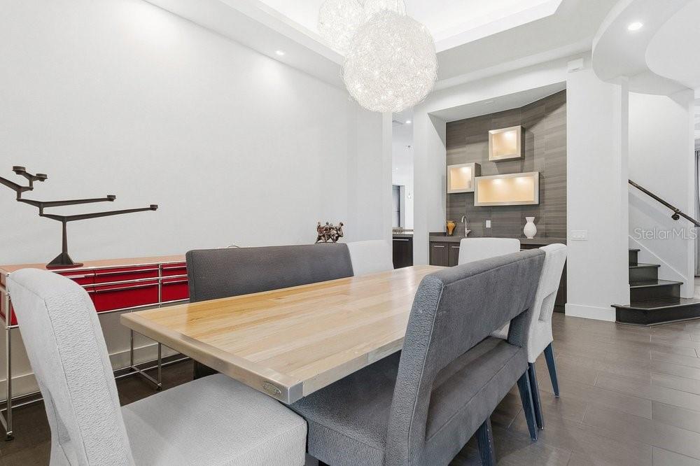 Image 9 of 65 For 2550 Venetian Way