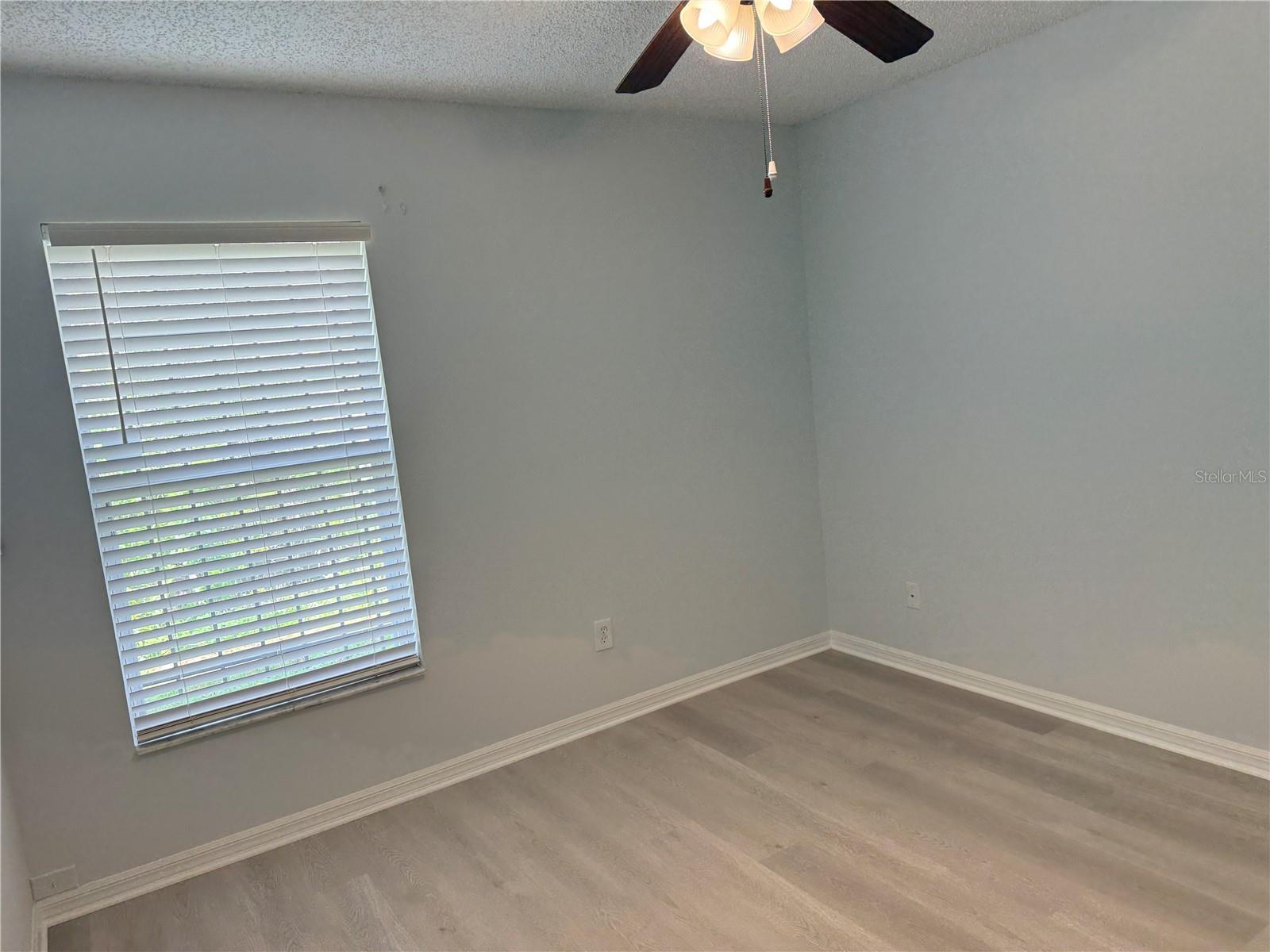 Image 11 of 12 For 4989 Vista Lago Drive