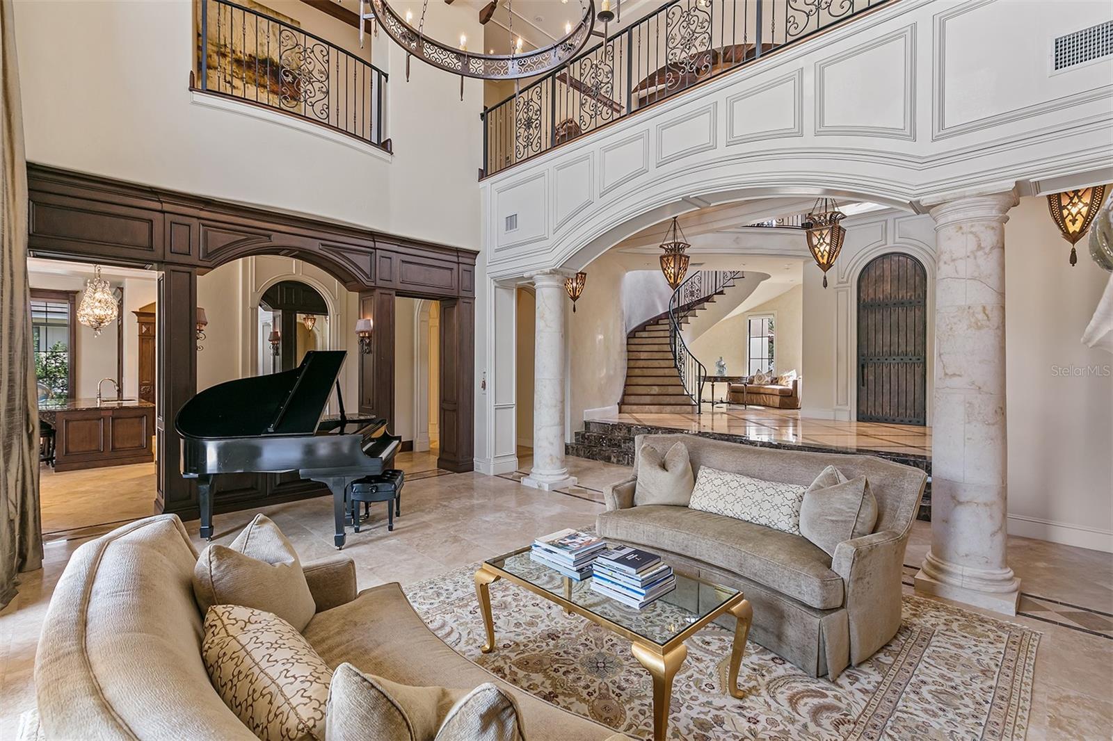 Image 10 of 72 For 6142 Grosvenor Shore Drive