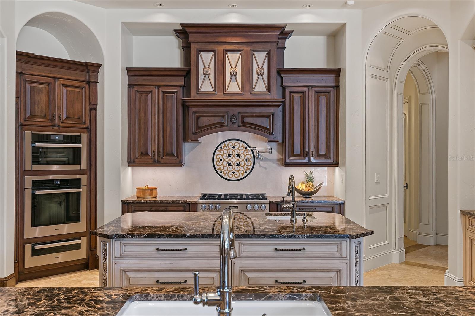 Image 16 of 72 For 6142 Grosvenor Shore Drive