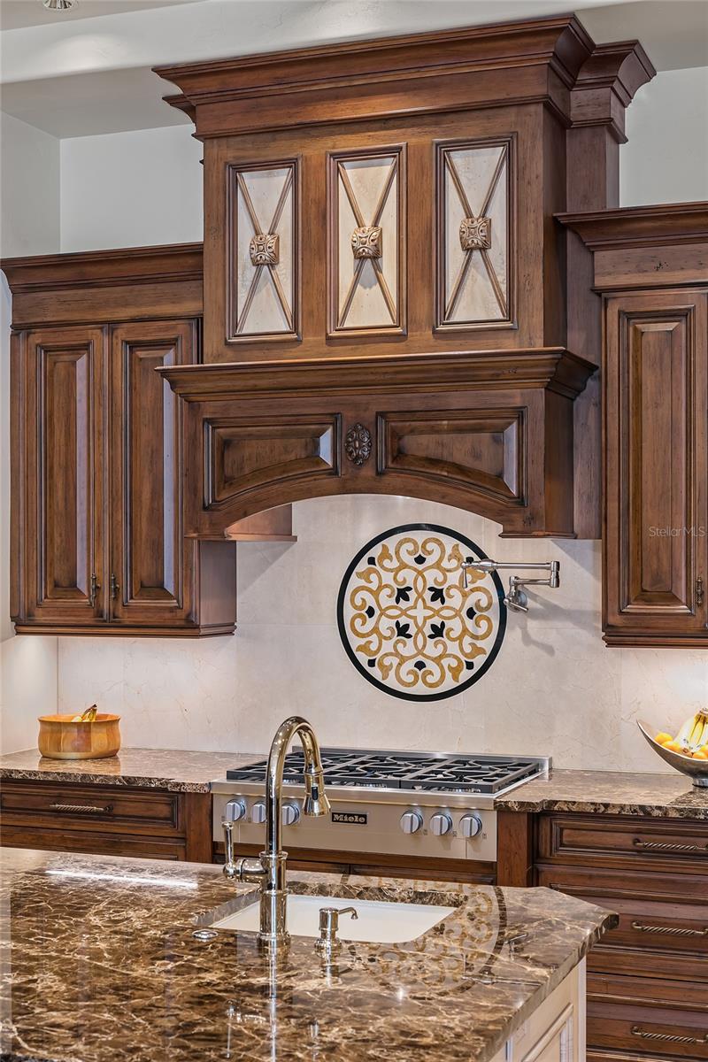 Image 17 of 72 For 6142 Grosvenor Shore Drive