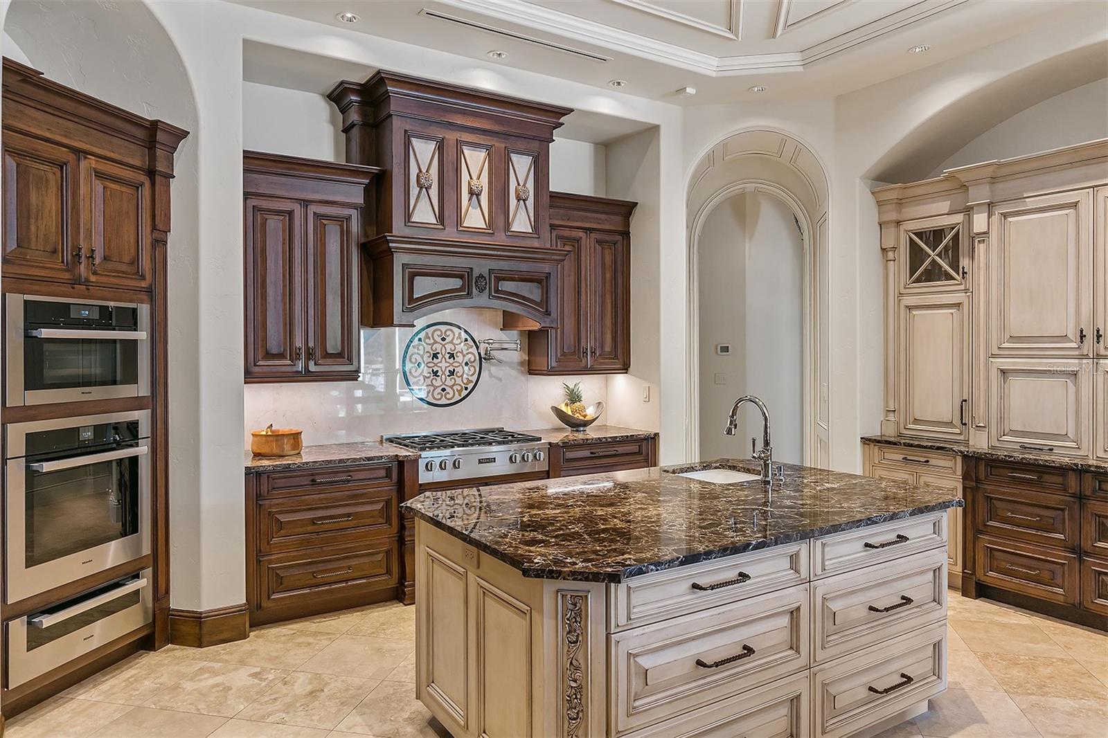 Image 18 of 72 For 6142 Grosvenor Shore Drive