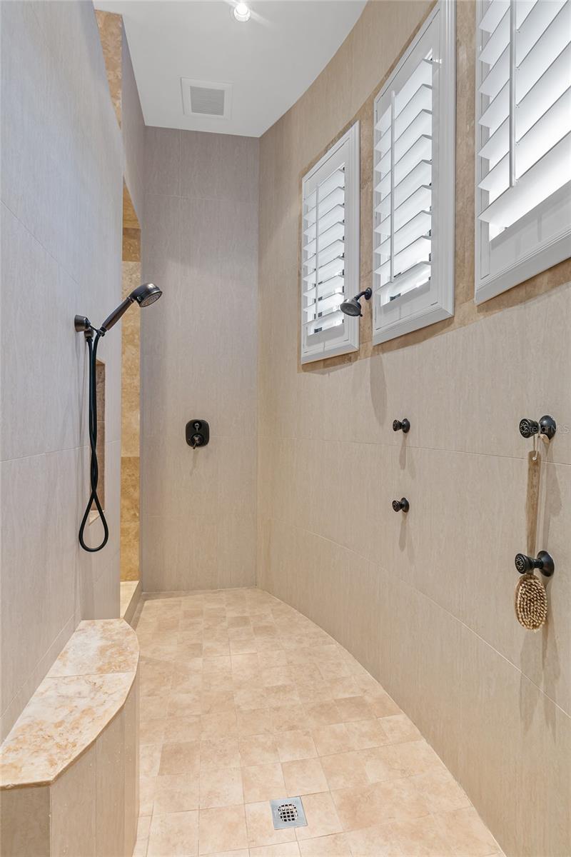 Image 30 of 72 For 6142 Grosvenor Shore Drive