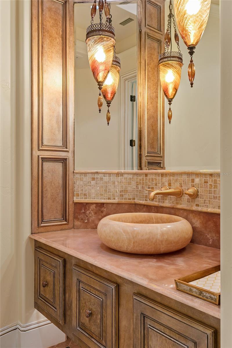 Image 32 of 72 For 6142 Grosvenor Shore Drive