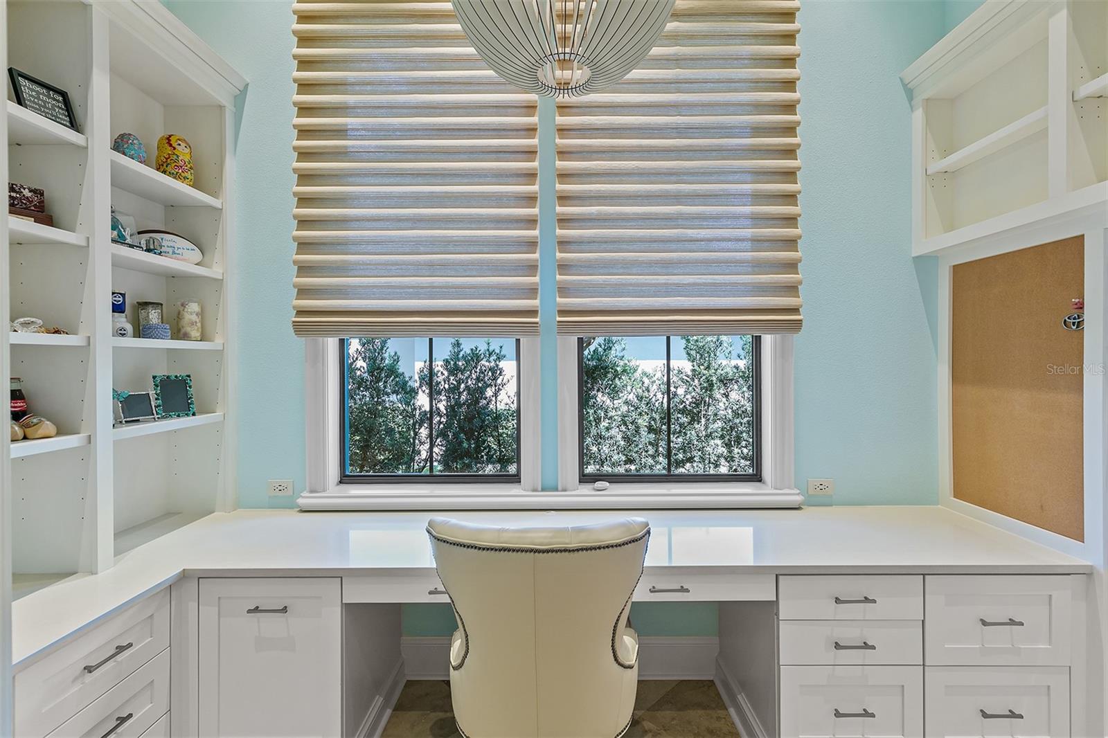 Image 35 of 72 For 6142 Grosvenor Shore Drive