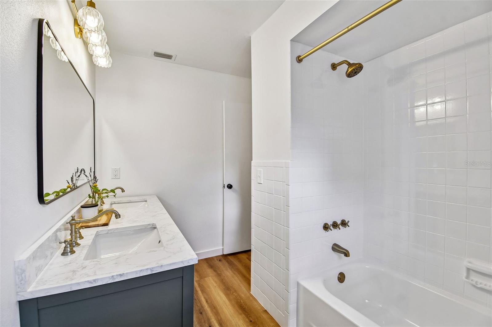 Image 29 of 38 For 3246 Athena Drive