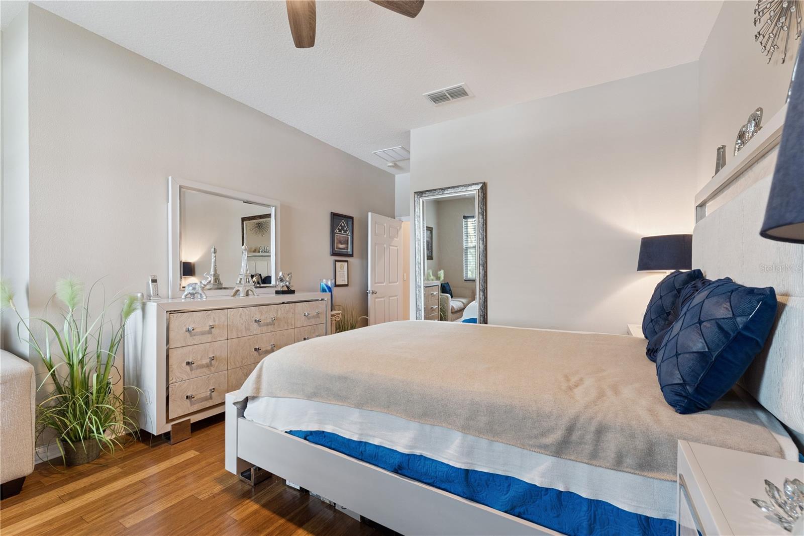 Image 19 of 41 For 10942 High Bush Court