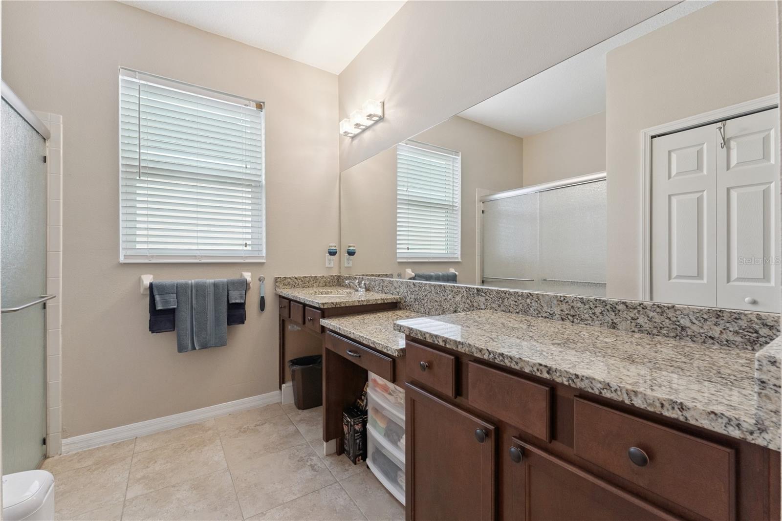 Image 21 of 41 For 10942 High Bush Court