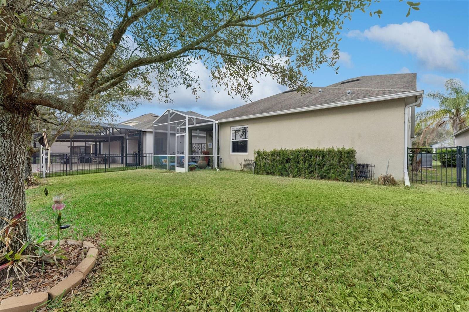 Image 4 of 41 For 10942 High Bush Court