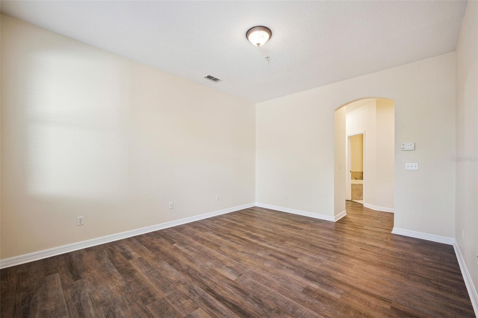 Image 16 of 48 For 952 Davenwood Court