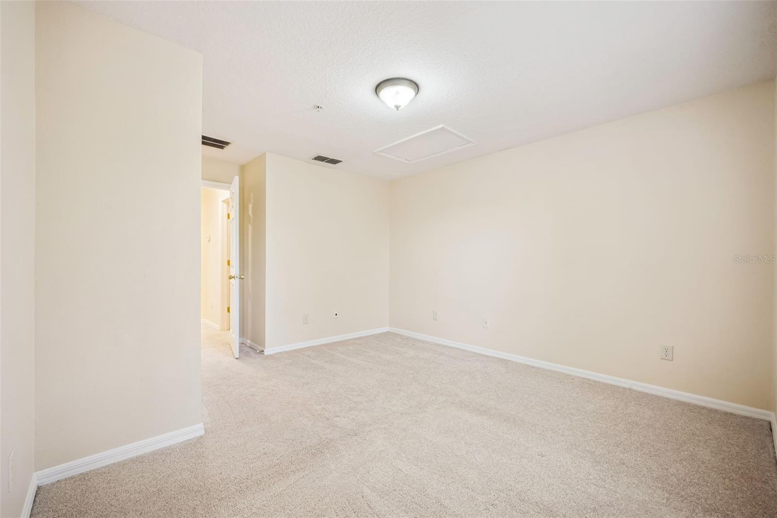 Image 23 of 48 For 952 Davenwood Court