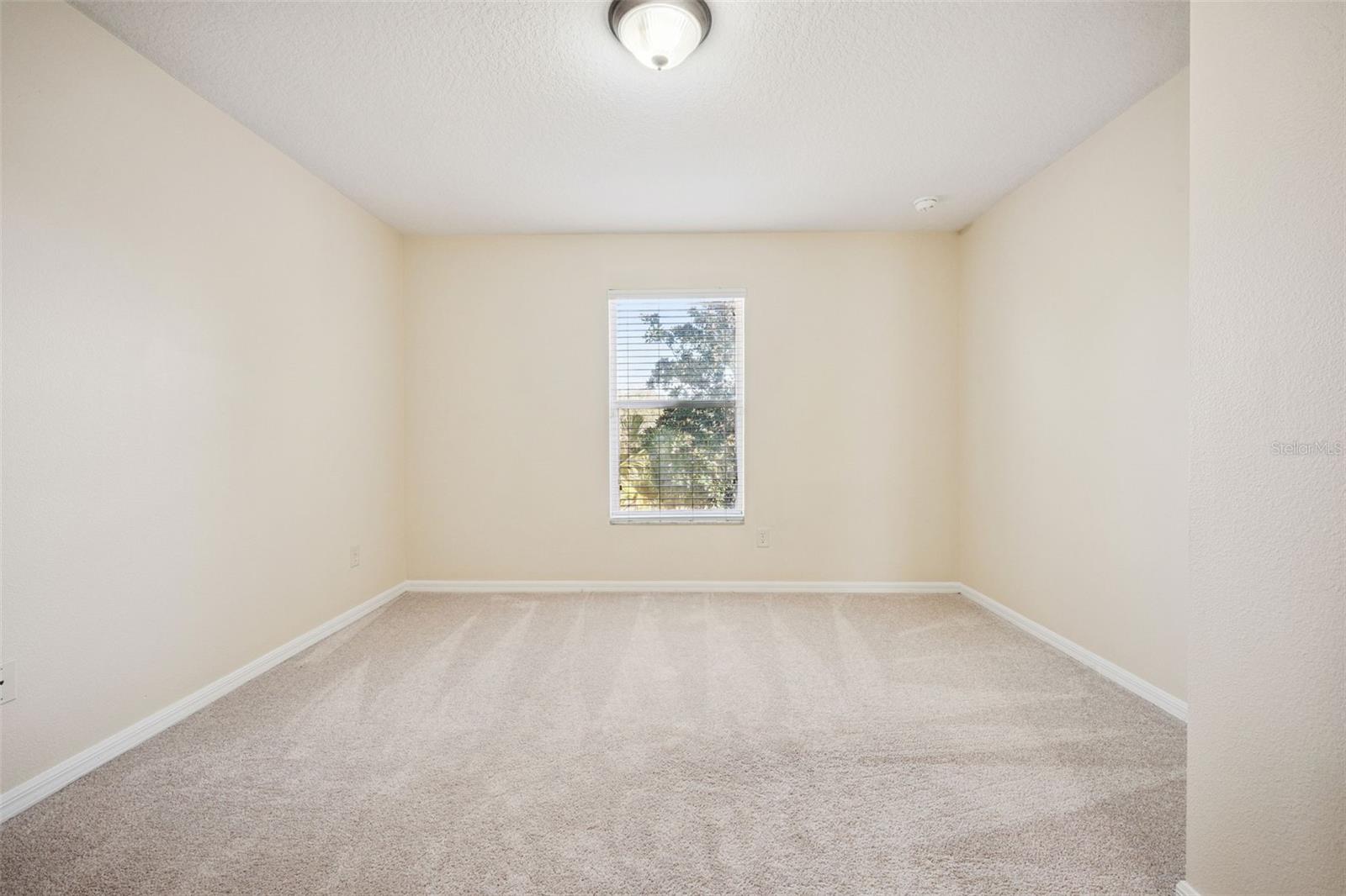 Image 27 of 48 For 952 Davenwood Court