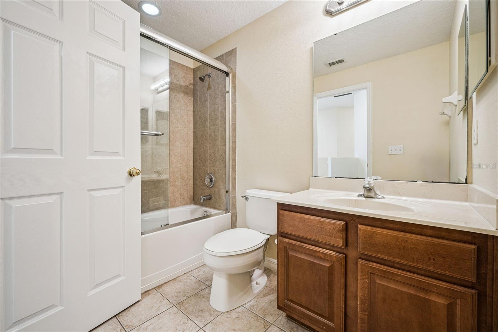 Image 28 of 48 For 952 Davenwood Court