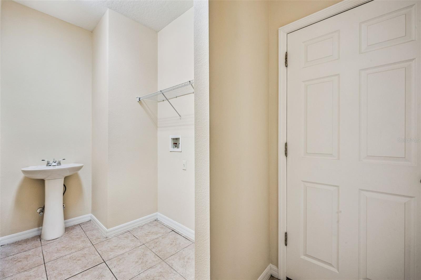 Image 29 of 48 For 952 Davenwood Court