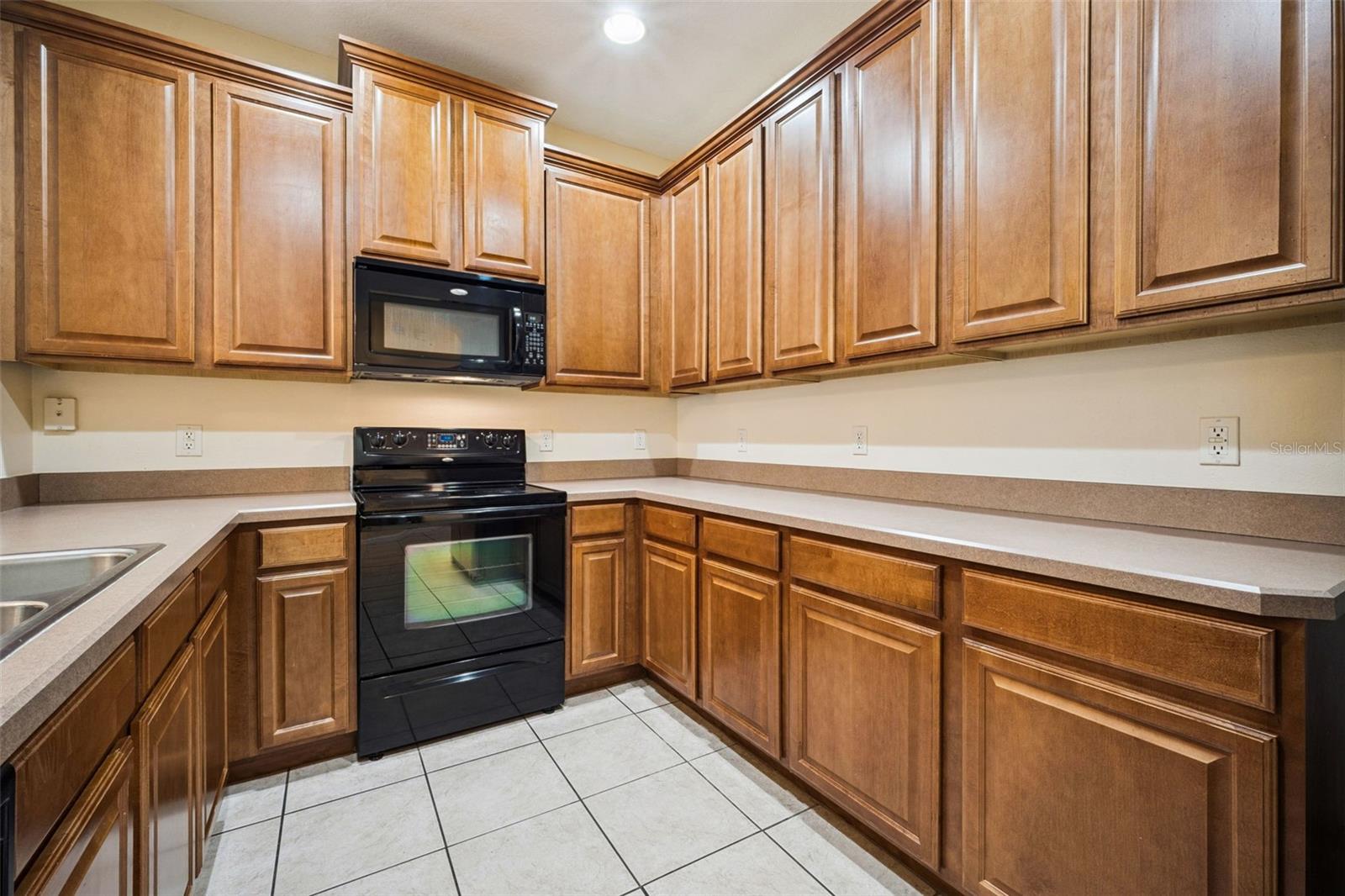 Image 6 of 48 For 952 Davenwood Court