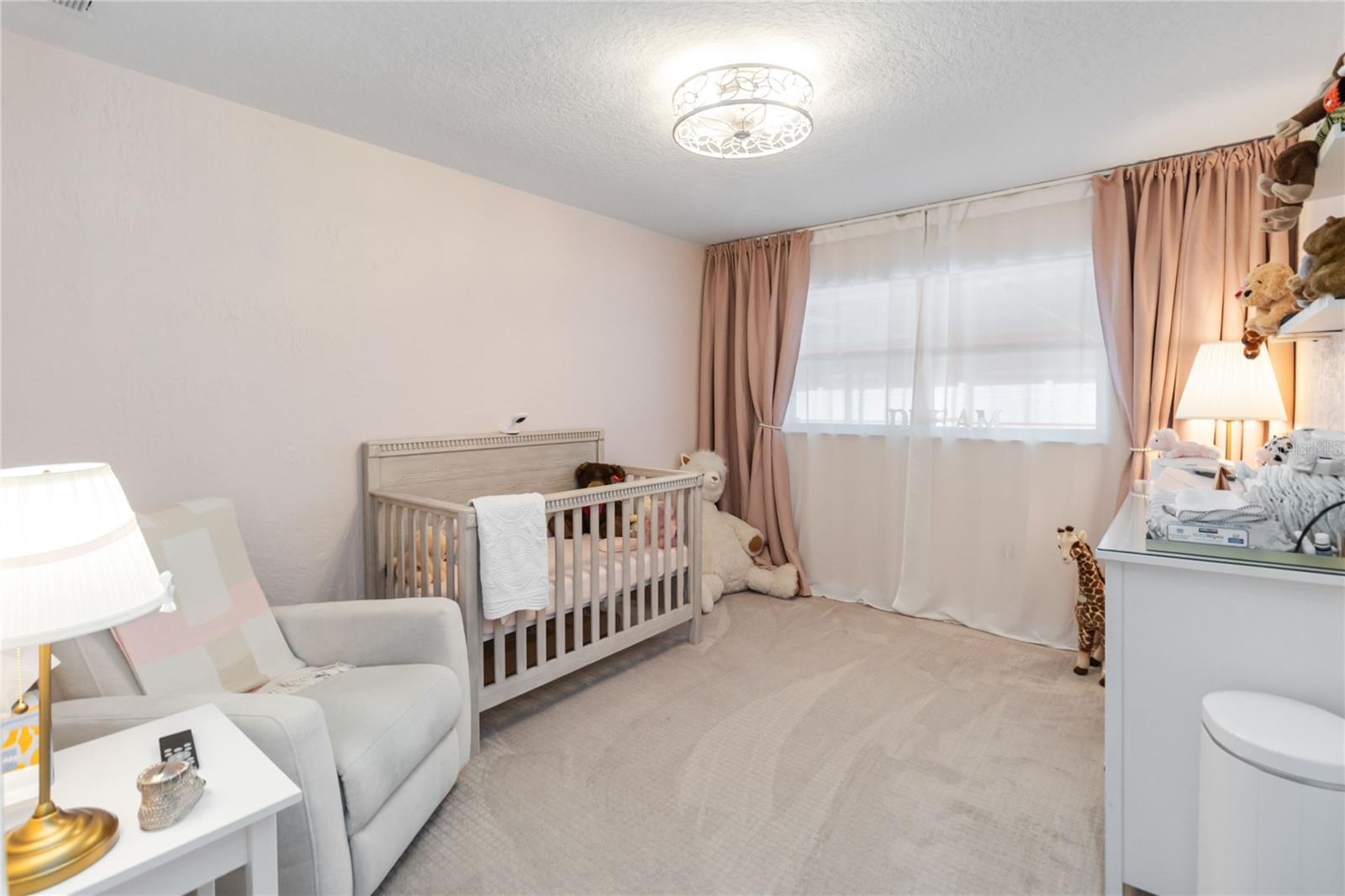 Listing photo id 13 for 621 Aldama Court