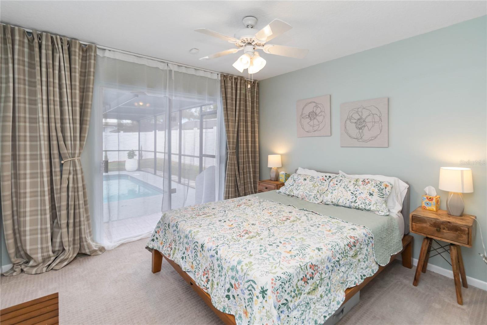 Listing photo id 15 for 621 Aldama Court