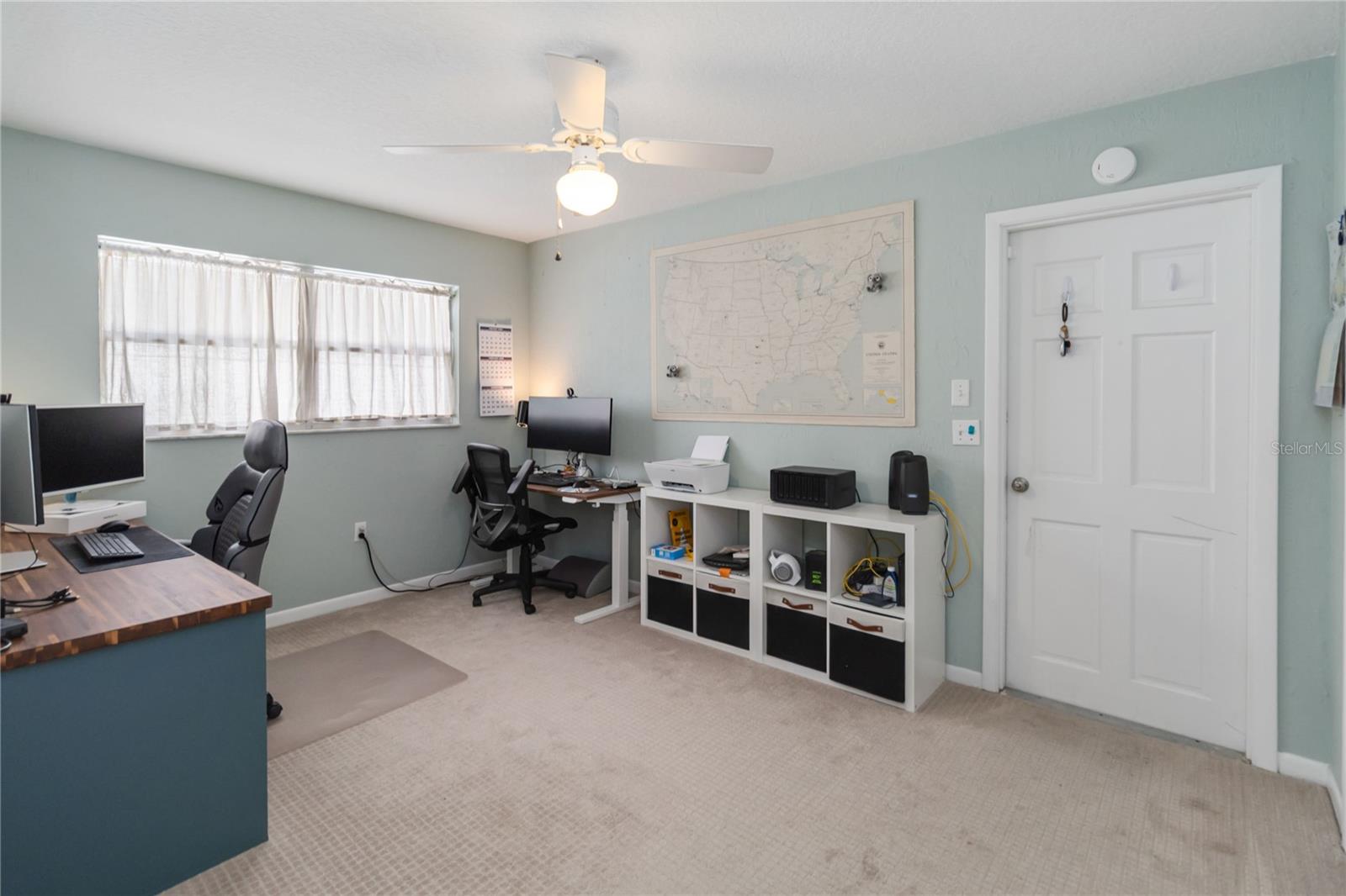 Listing photo id 16 for 621 Aldama Court